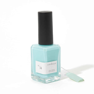 Non-toxic nail polish in eggshell turquoise